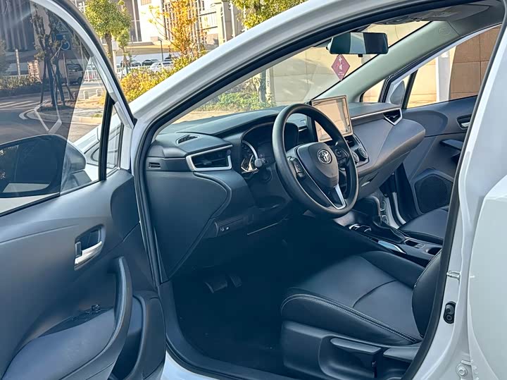 Фото 7 - Toyota Corolla