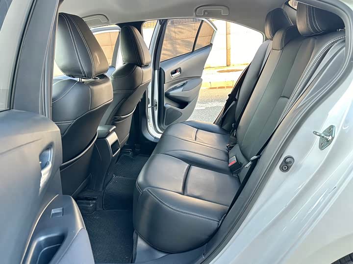 Фото 8 - Toyota Corolla