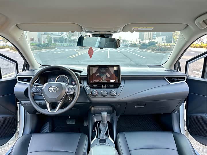 Фото 9 - Toyota Corolla