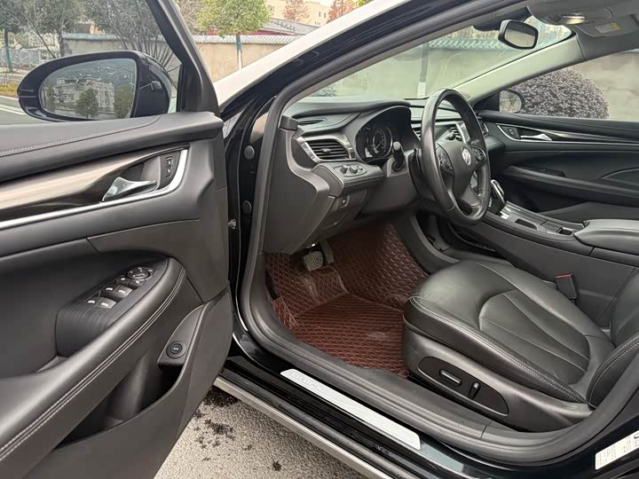 Фото 5 - Buick LaCrosse