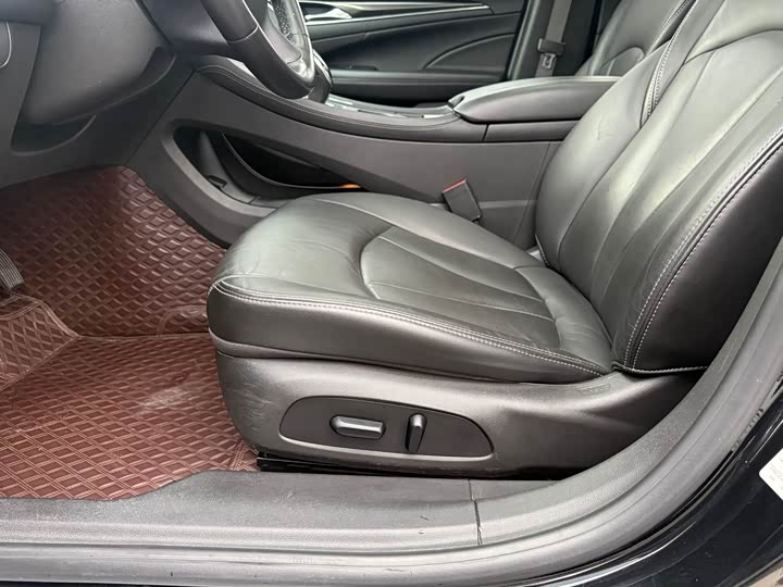 Фото 7 - Buick LaCrosse