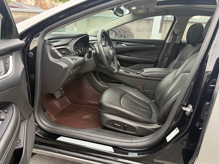 Фото 8 - Buick LaCrosse