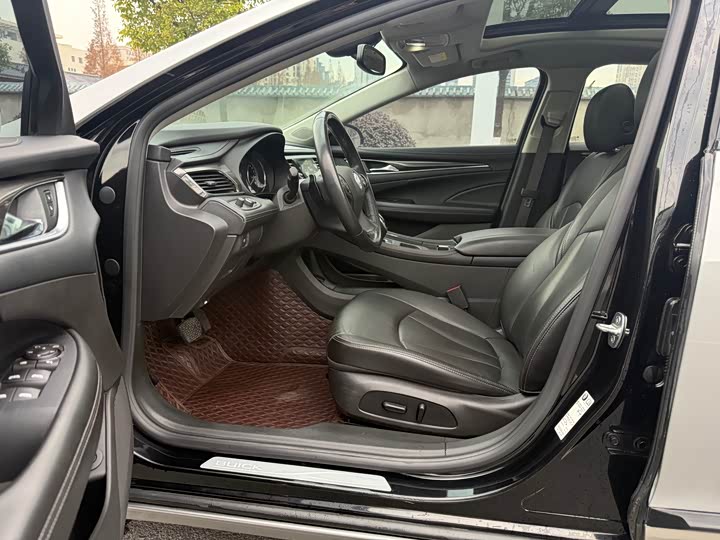 Фото 9 - Buick LaCrosse