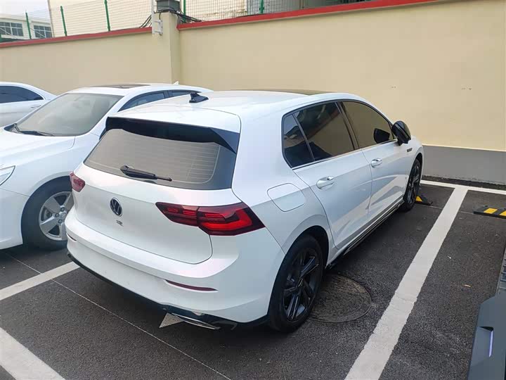 Фото 7 - Volkswagen Golf