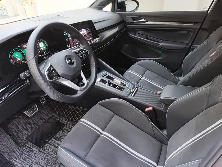 Фото 7 - Volkswagen Golf