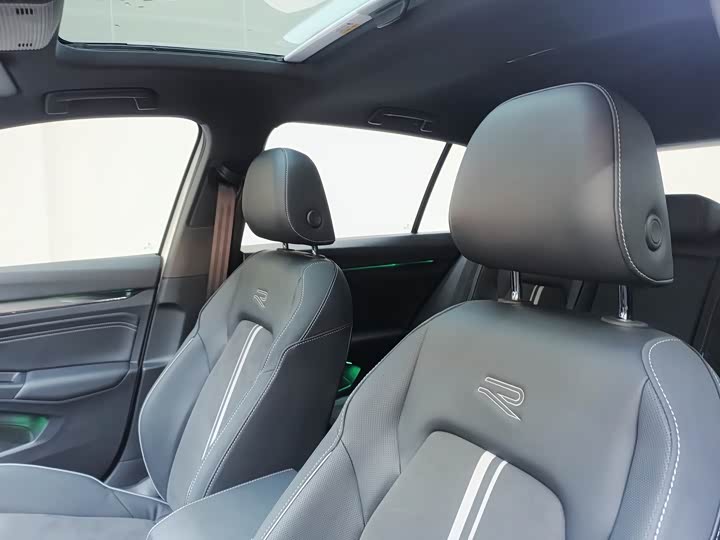 Фото 9 - Volkswagen Golf