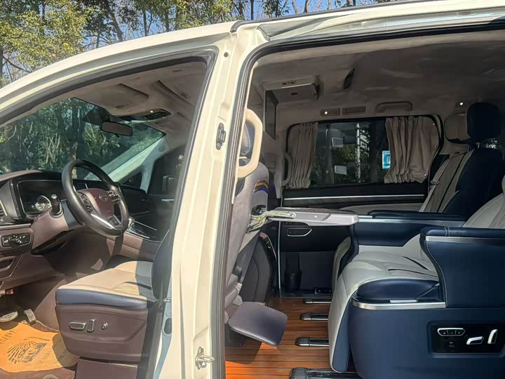 Фото 4 - GAC Trumpchi M8