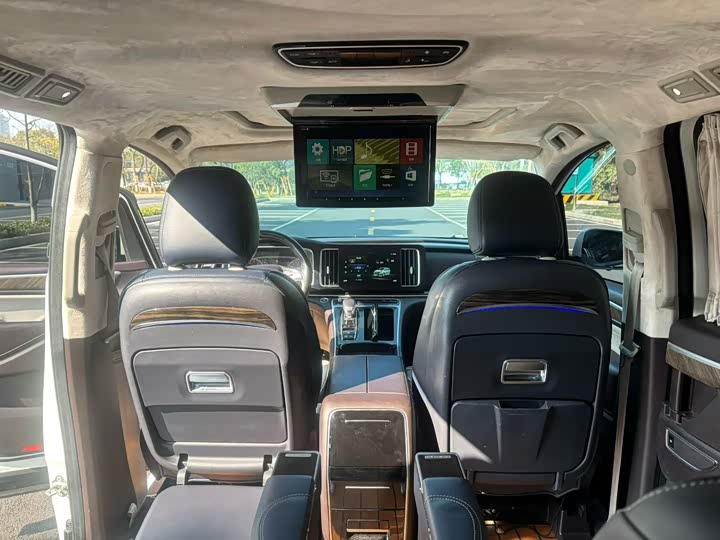 Фото 5 - GAC Trumpchi M8