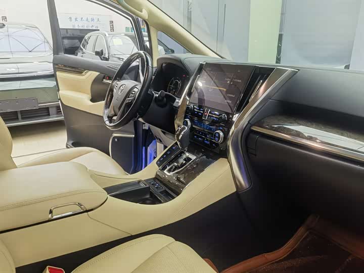 Фото 7 - Toyota Vellfire