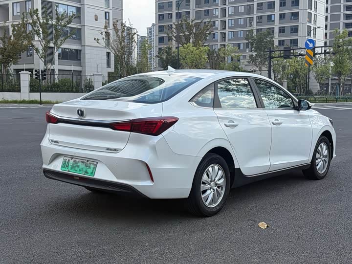 Фото 4 - Changan Eado EV