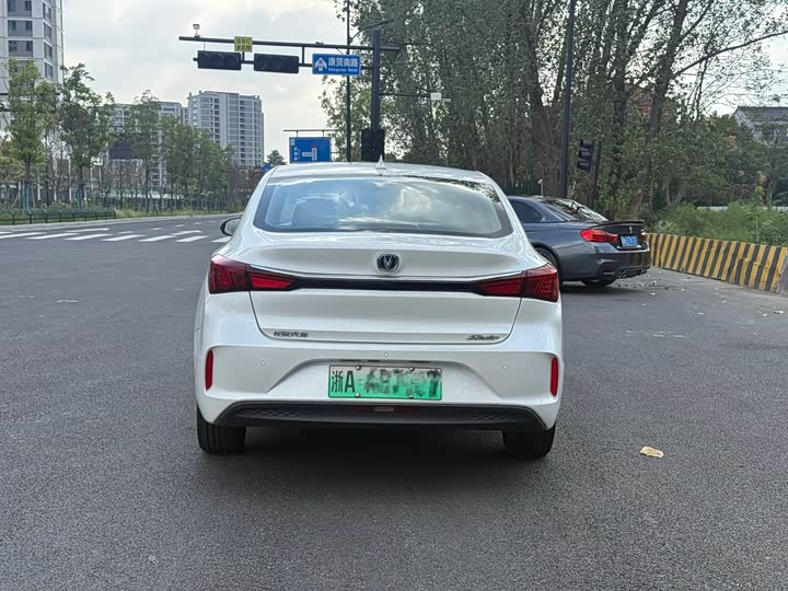 Фото 5 - Changan Eado EV
