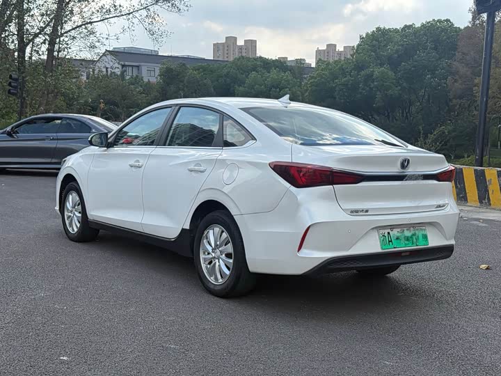 Фото 6 - Changan Eado EV