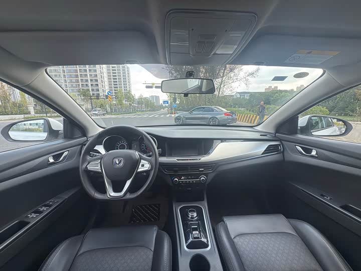 Фото 9 - Changan Eado EV
