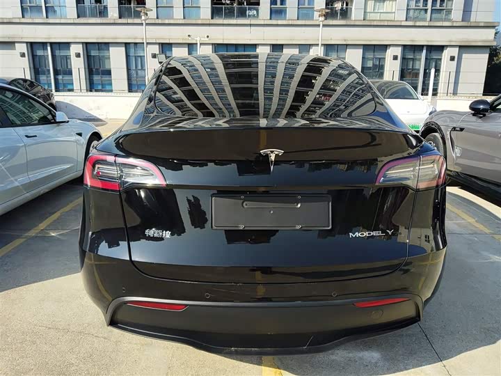 Фото 6 - Tesla Model Y