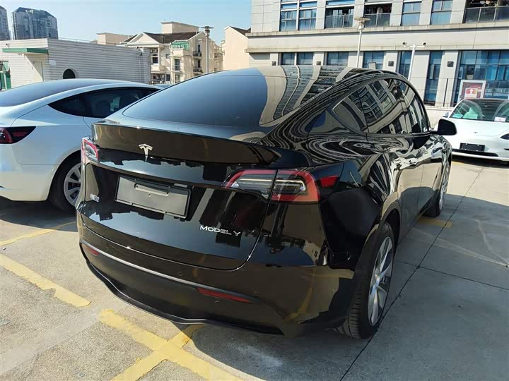 Фото 7 - Tesla Model Y