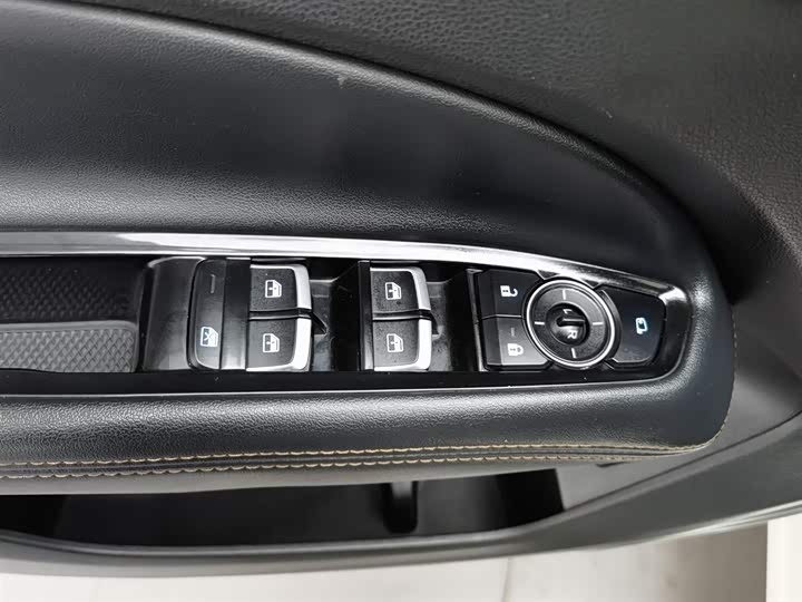 Фото 9 - Ford Equator