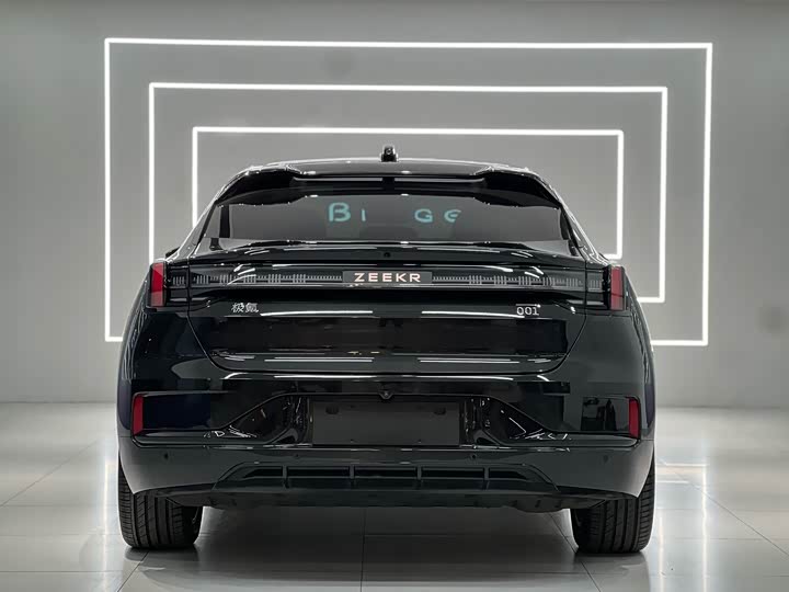 Фото 5 - Zeekr 001