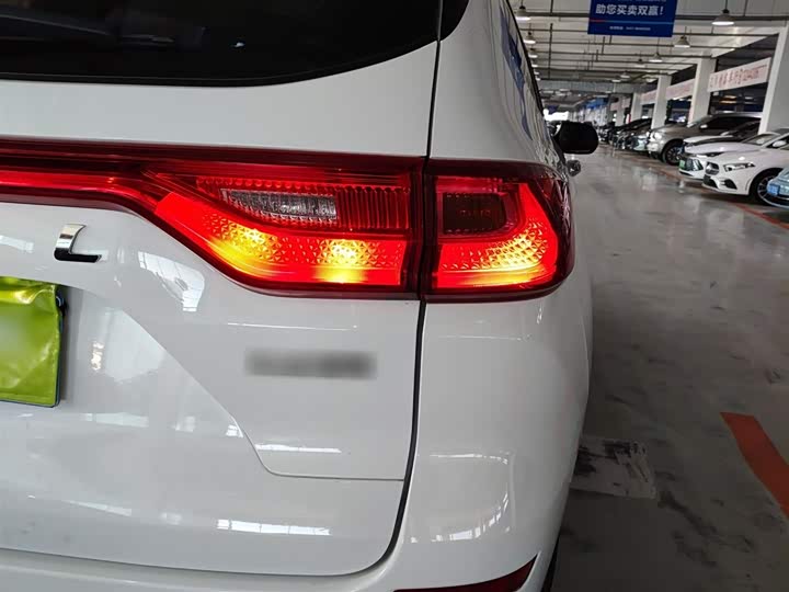 Фото 8 - Haval M6