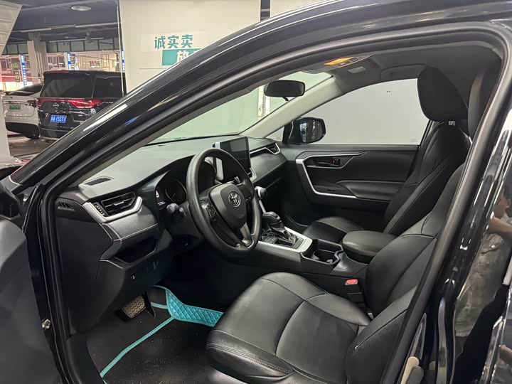 Фото 9 - Toyota Wildlander