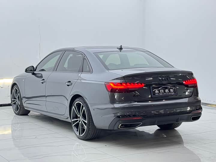 Фото 8 - Audi A4L