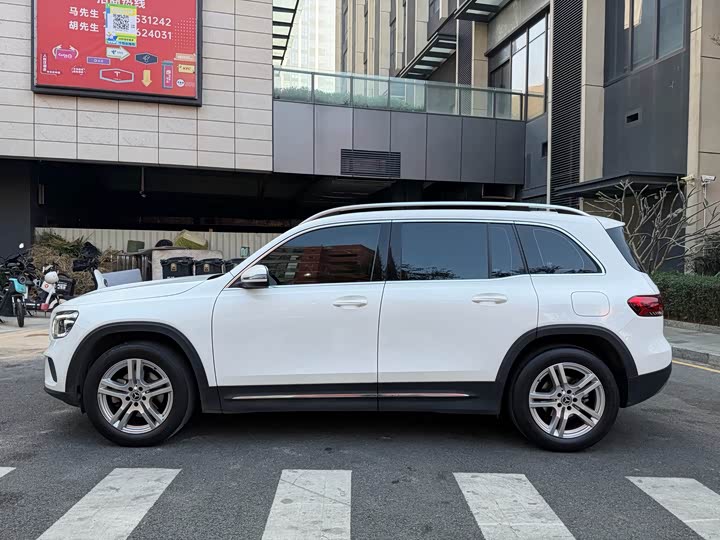 Фото 4 - Mercedes-Benz GLB-Class