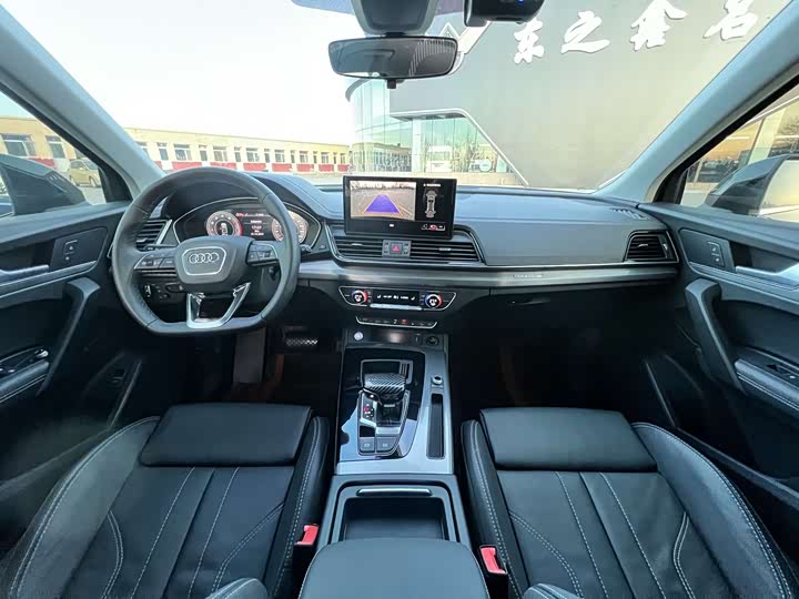 Фото 6 - Audi Q5L