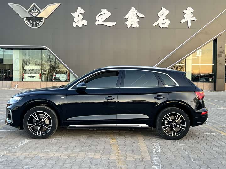 Фото 7 - Audi Q5L