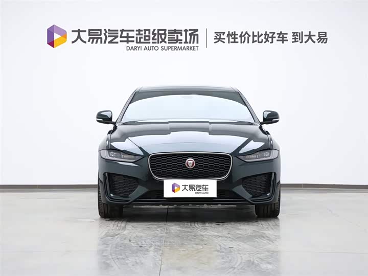 Фото 2 - Jaguar XE L