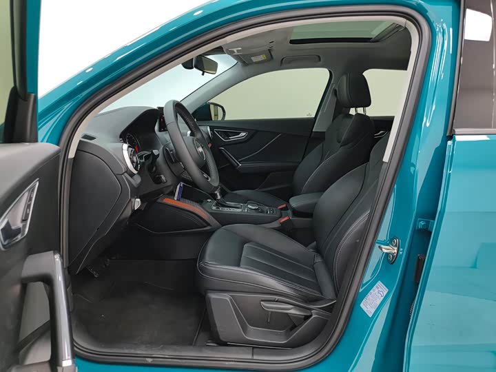 Фото 7 - Audi Q2L