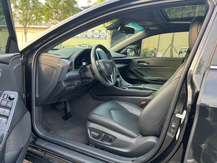 Фото 4 - Toyota Avalon