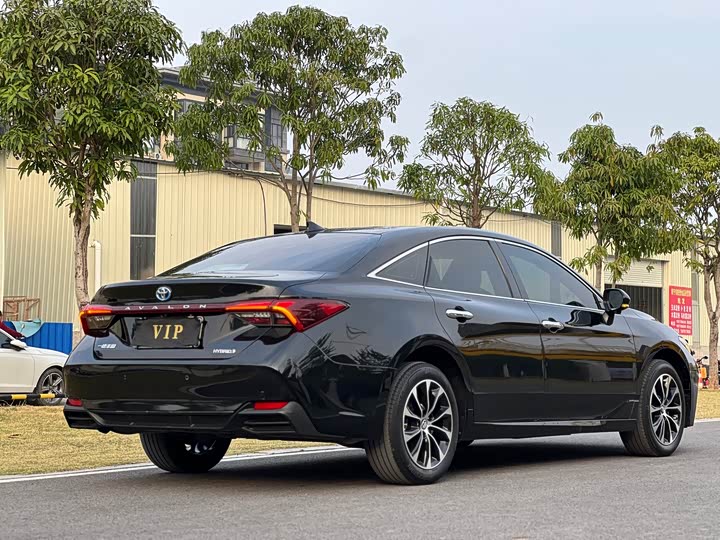 Фото 9 - Toyota Avalon