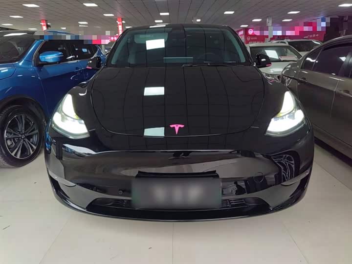 Фото 3 - Tesla Model Y