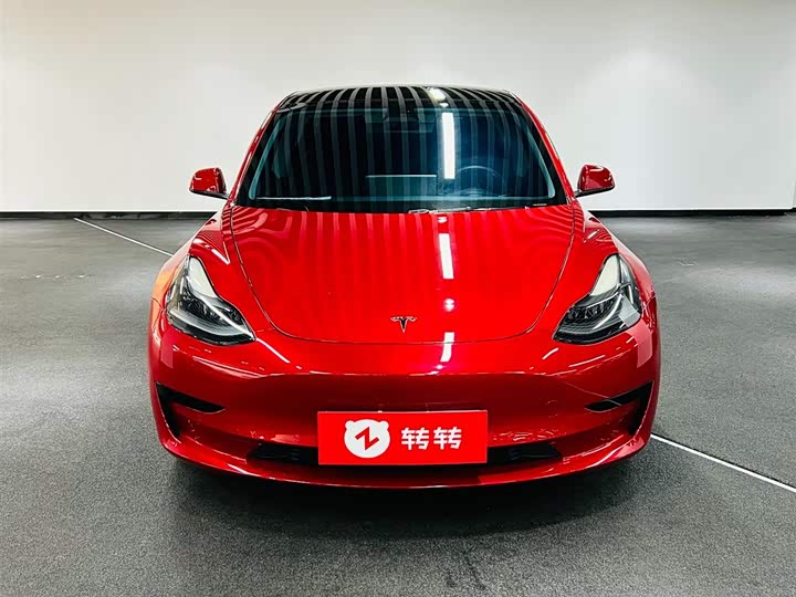 Фото 2 - Tesla Model 3