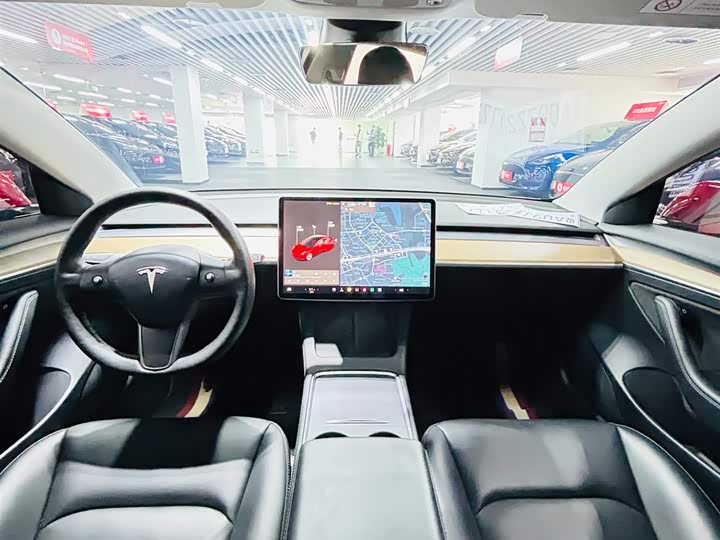 Фото 7 - Tesla Model 3