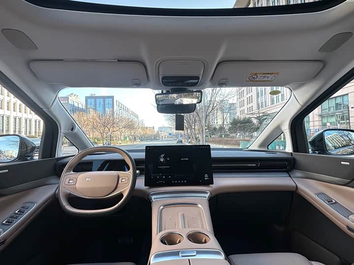 Фото 9 - XPeng X9