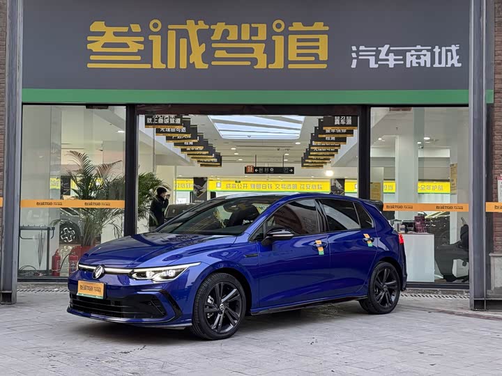 Фото 1 - Volkswagen Golf