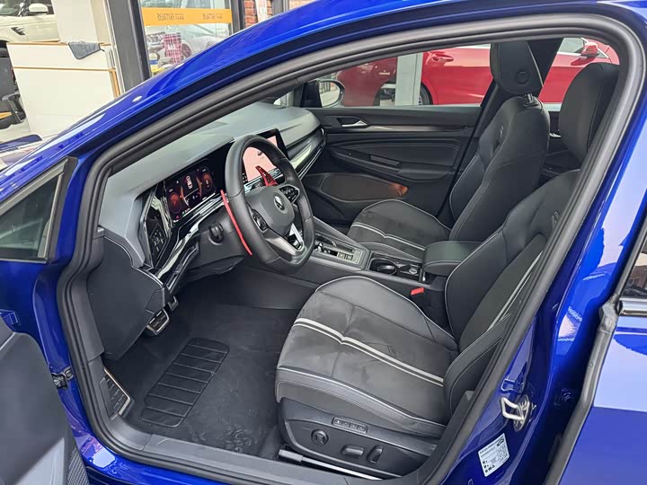 Фото 7 - Volkswagen Golf