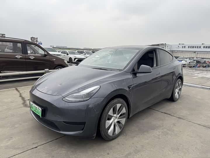 Фото 1 - Tesla Model Y