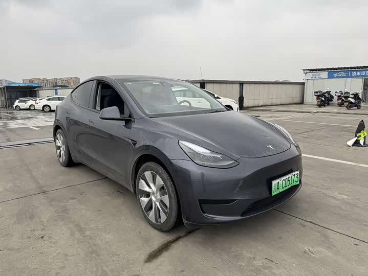 Фото 2 - Tesla Model Y