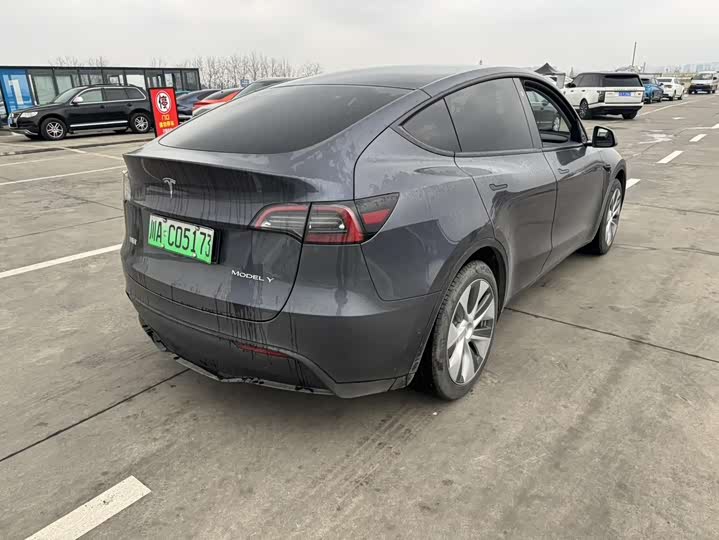 Фото 4 - Tesla Model Y