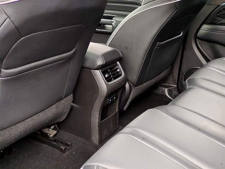 Фото 9 - Tank 300