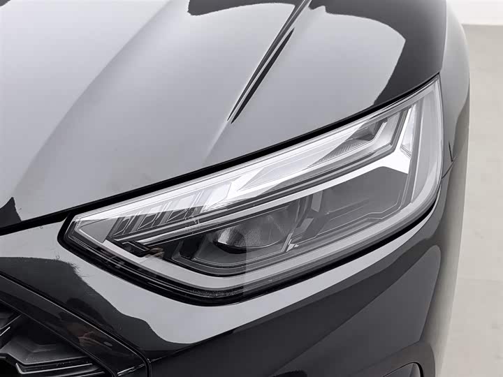 Фото 7 - Audi Q5L