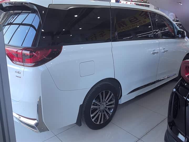 Фото 3 - GAC Trumpchi M8