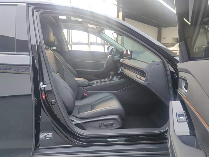 Фото 8 - Honda Accord