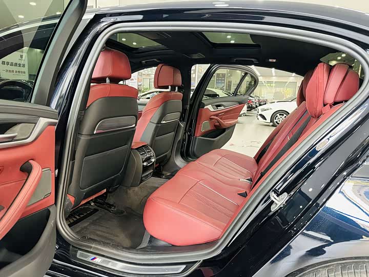 Фото 6 - BMW 5 Series