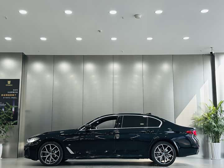 Фото 9 - BMW 5 Series