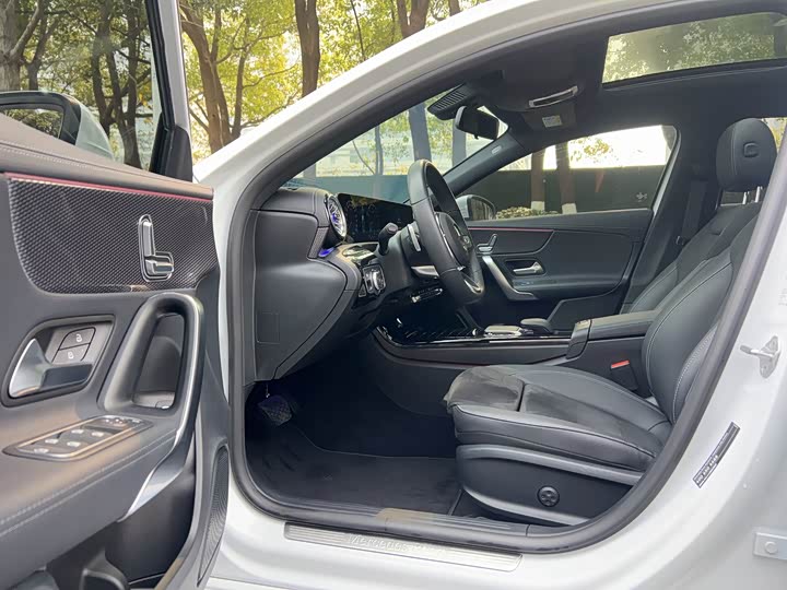 Фото 8 - Mercedes-Benz A-Class