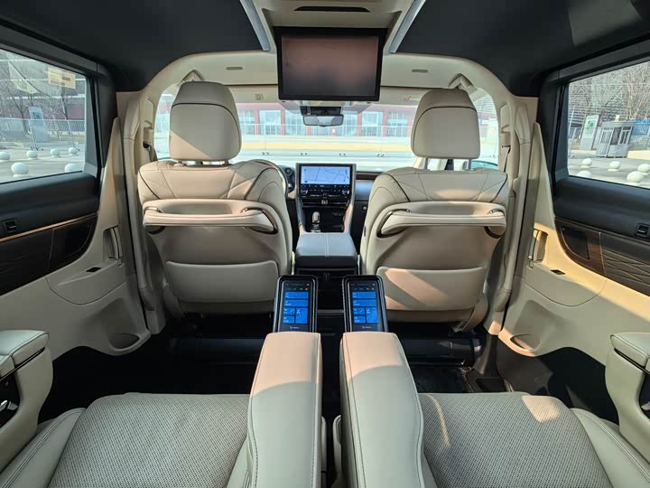 Фото 8 - Toyota Alphard