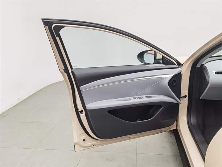 Фото 8 - XPeng Mona M03