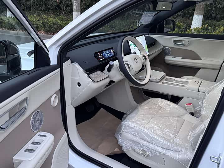 Фото 9 - Toyota bZ3X